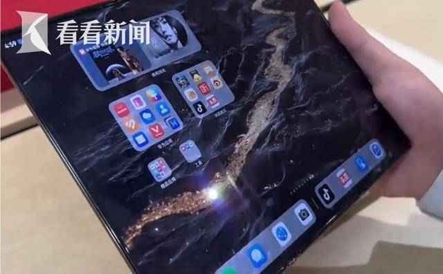 华为史上最贵手机上架！三折叠被炒至9万天价 超435万人预订