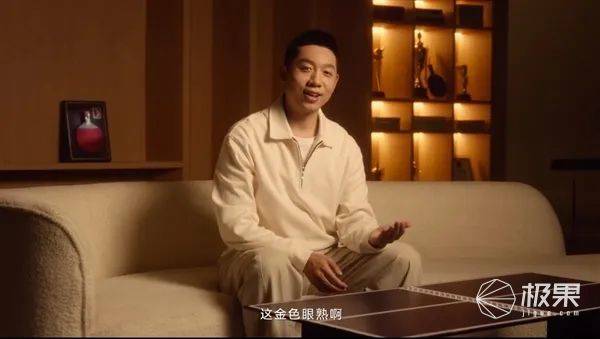 华为硬刚苹果！全球首款三折叠手机「又大又薄」，预定价炒到10万一台...