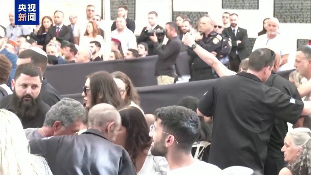 以色列民众：停止种族灭绝 让我的家人早日回家