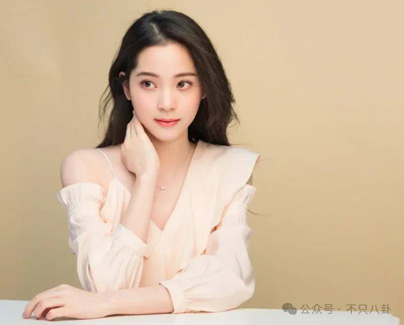 前几年还被嘲长得土,如今逆袭成大美女了?!