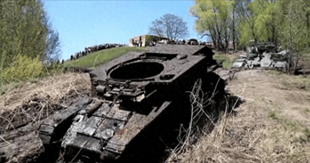 “杀人诛心”！乌豹2坦克被缴，普京公开拆解，德国遭当头一棒