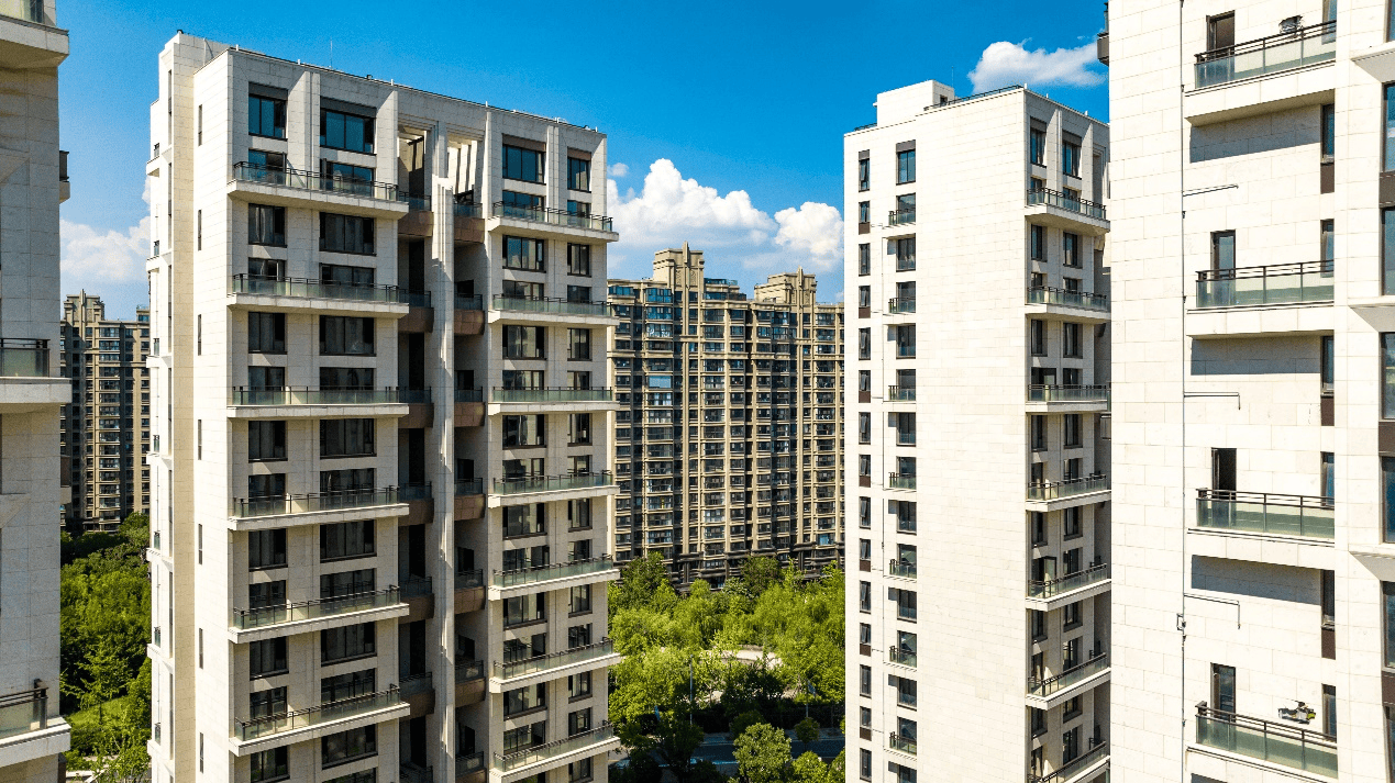 意外!南京一豪宅小区选聘物管,保利物业带资200万元入场却遭淘汰