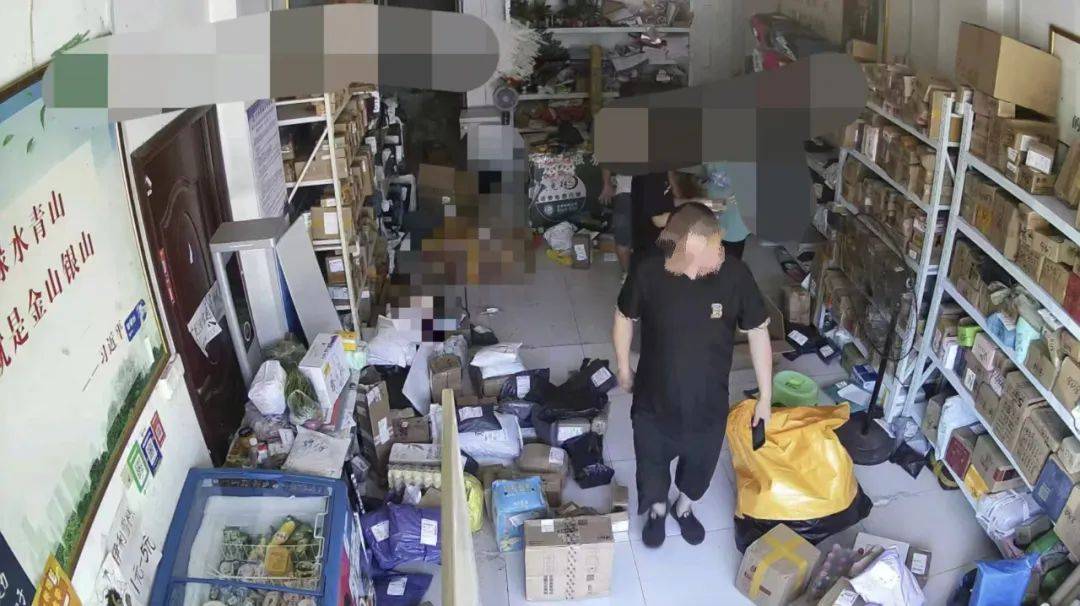 女子收到快递,打开吓得一夜未睡!警方:行拘!