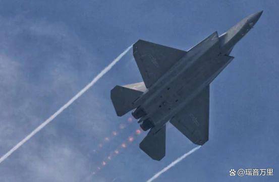 歼-35A隐身性能世界第一!马赫环燃爆航展,凭实力对美国弯道超车