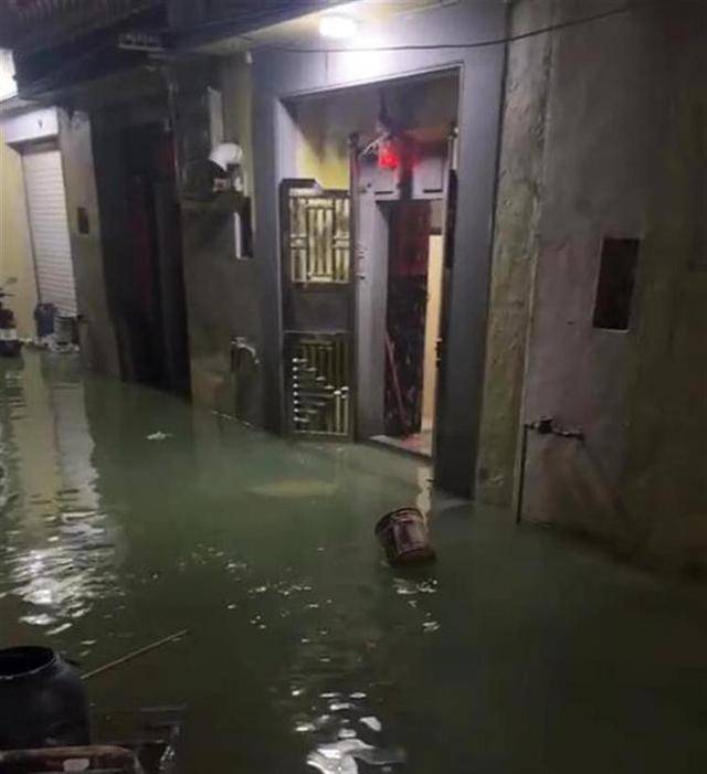 广东陆丰多个乡镇出现海水倒灌,官方:未来两天需持续观察,建议居民减少外出