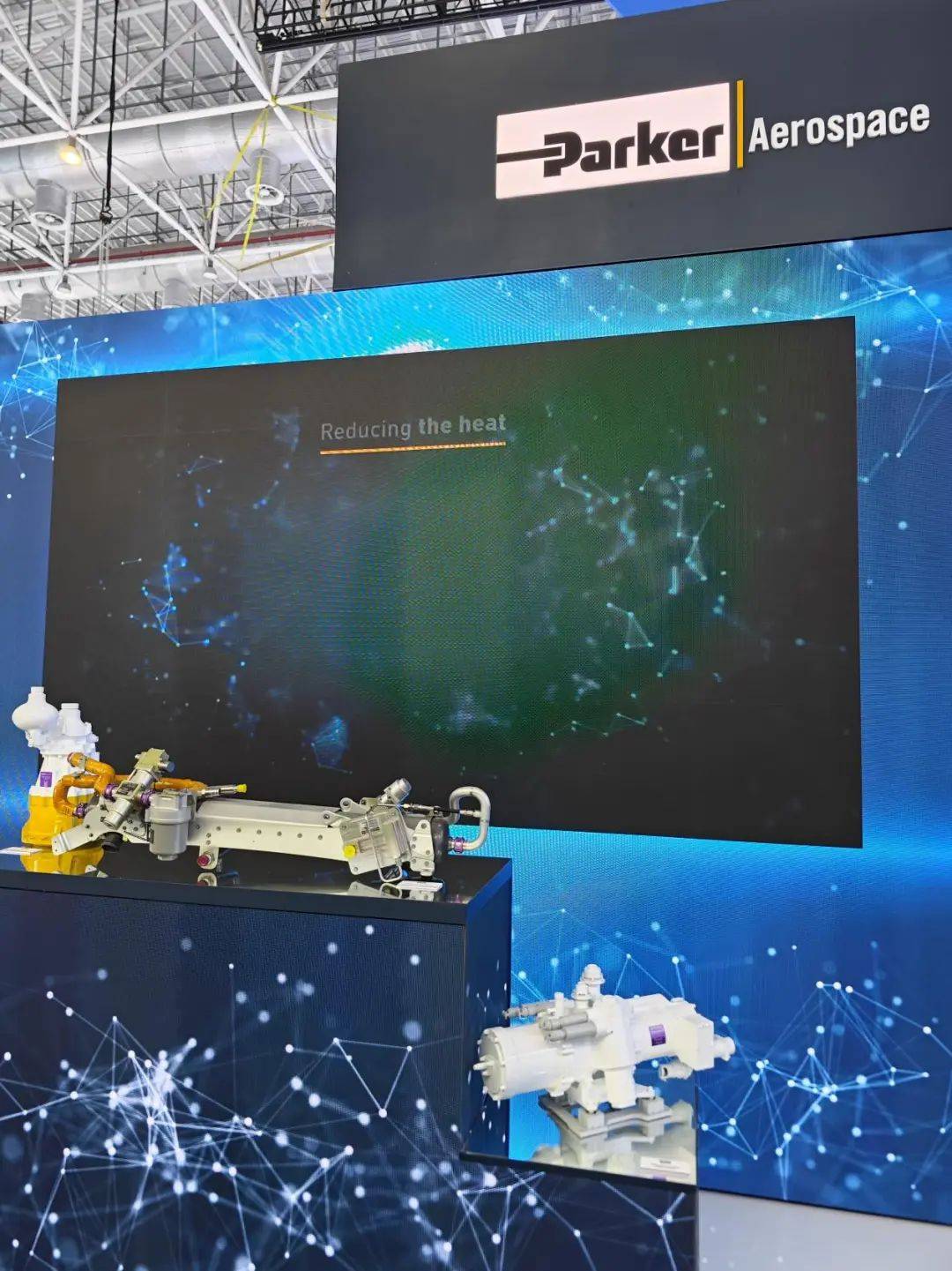 并非“人傻钱多”,国际发动机厂商的“绿色”决心与中东展商“自主国防”的决心