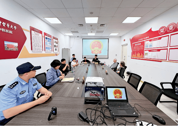 退休金2万却“老无所依”!上海老夫妻强烈拒绝由女儿养老