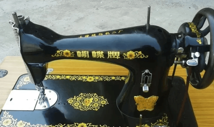 杭州一家三口去新马泰旅游，网上订了票却突发小意外……