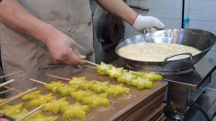 开了15年突然火了!有人排队4小时!“泼天的富贵”让老板也有点“懵”...