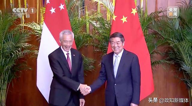 李显龙专程到苏州看望“长大了的孩子”