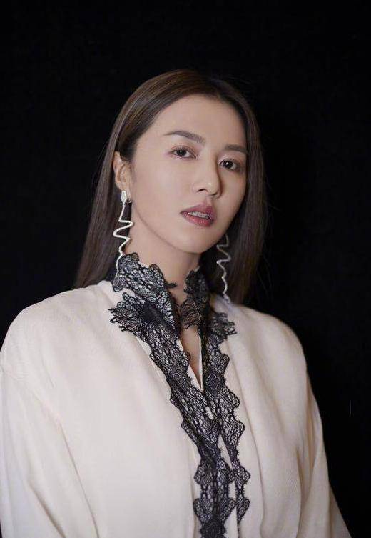 原来是他娶了谭维维！被称为“不老男神”，曾在海拔5600米上求婚