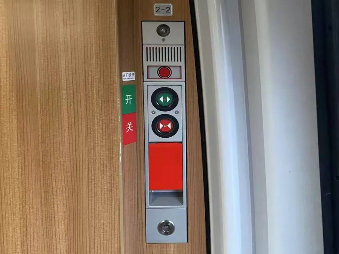 三胞胎坐高铁“买挂票”走红！家长带娃出行该如何购票？