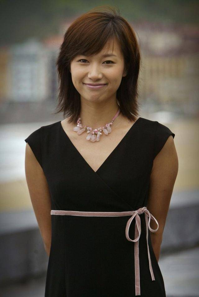 万万没想到,“丁克”了半辈子的徐静蕾,如今却成了人生赢家