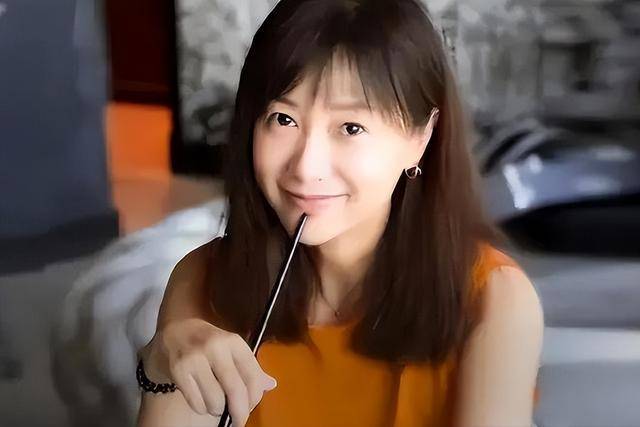 万万没想到,“丁克”了半辈子的徐静蕾,如今却成了人生赢家