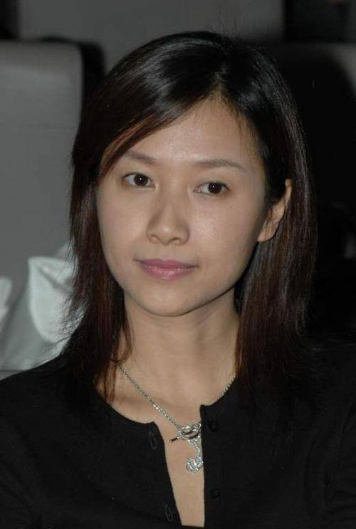 万万没想到,“丁克”了半辈子的徐静蕾,如今却成了人生赢家