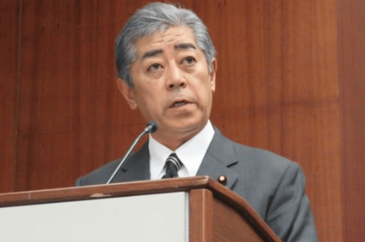 重磅!一架专机抵达北京,中方高规格接待,日外相罕见承认错误