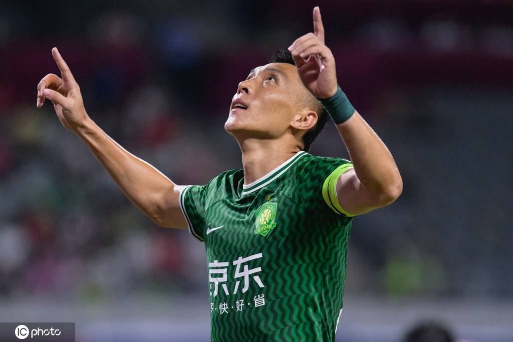 国安官宣：于大宝退役出任青训教练 张呈栋阿德本罗离队