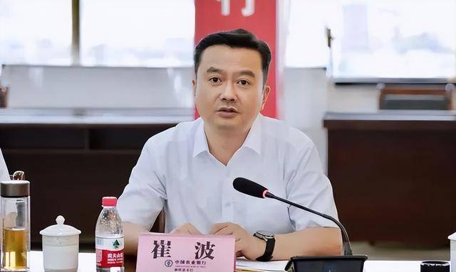 浙江8名干部晋升