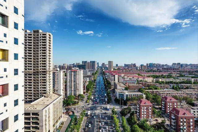 这个沿海大省，迎来首座“万亿GDP”城市