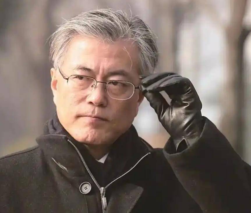 尹锡悦政治命运悬于一线,关键时刻,文在寅一句话给了其致命一击