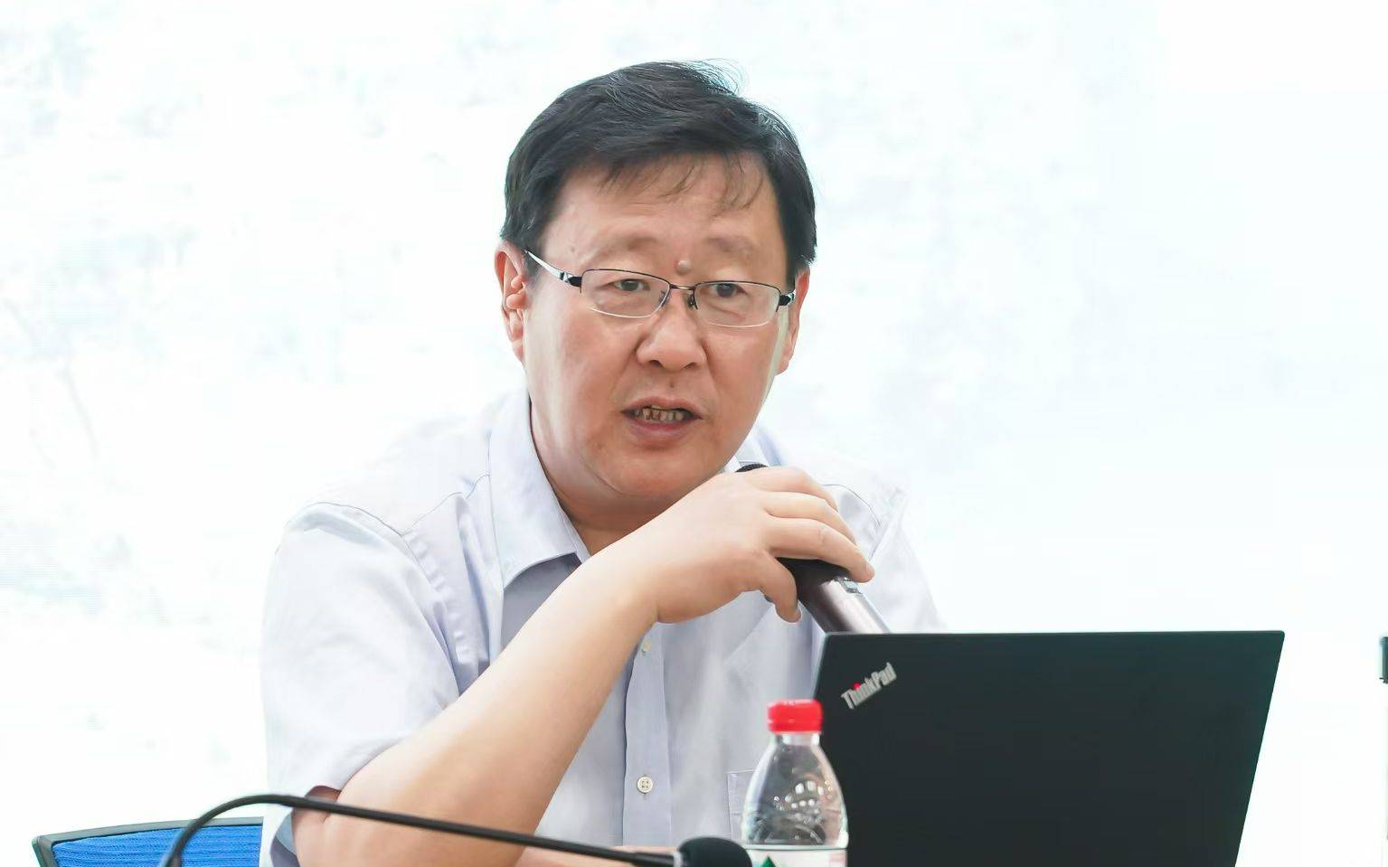 不允许退休干部返乡建房,专家详解一号文件禁令背后深意