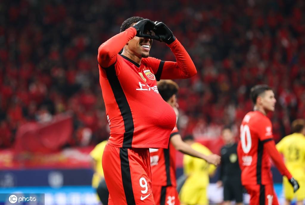 中超-古斯塔沃双响茹萨建功 海港3-1新鹏城开门红