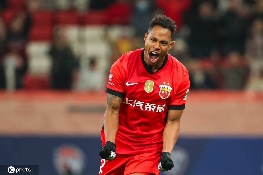 中超-古斯塔沃双响茹萨建功 海港3-1新鹏城开门红