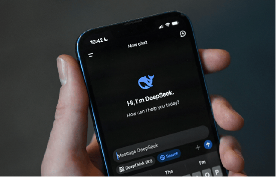DeepSeek开源第一弹:6小时收藏破5000次,利好国产GPU?投资人:国产卡的推理性能提升将顺理成章