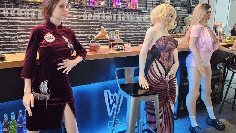 性机器人时代,来了