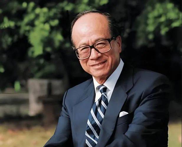 好好想想你站哪边!李嘉诚妥协了,43个港口卖给美国,官方罕见发声怒批