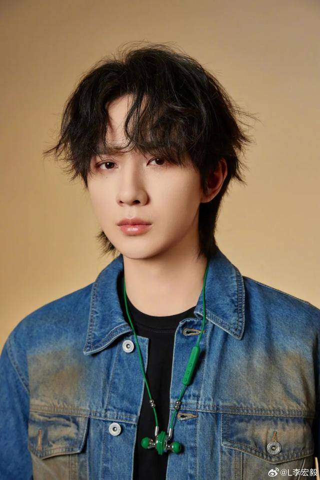 冲上热搜!知名男演员机场发飙怒吼“走开”!