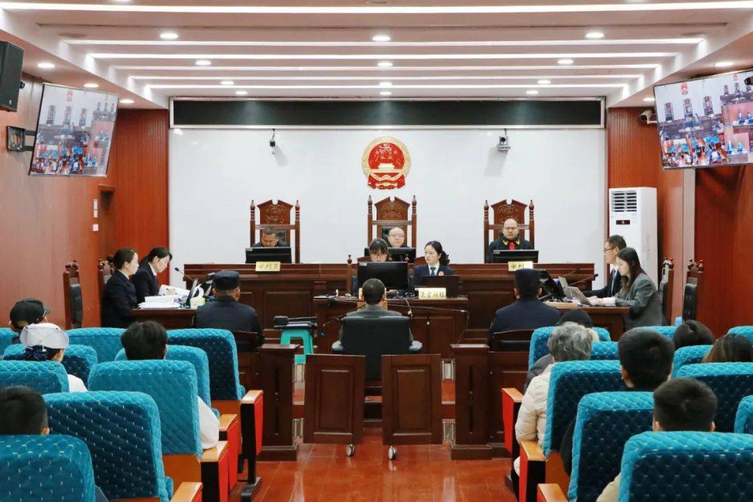 骗取医保基金超千万，贵州黔西南州委原常委张玉龙受审