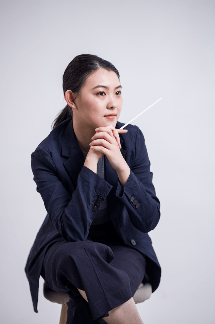 旅美青年钢琴家廖偲婕再任监制 致敬许冠杰《新的开始》 !