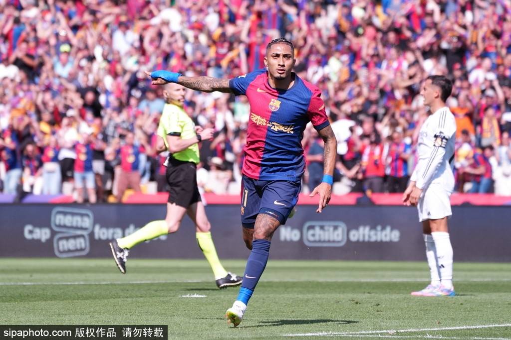 赛季四杀!西甲-姆巴佩戴帽拉菲2球 巴萨4-3皇马7分领跑