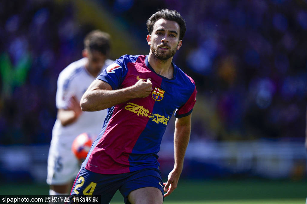 赛季四杀!西甲-姆巴佩戴帽拉菲2球 巴萨4-3皇马7分领跑