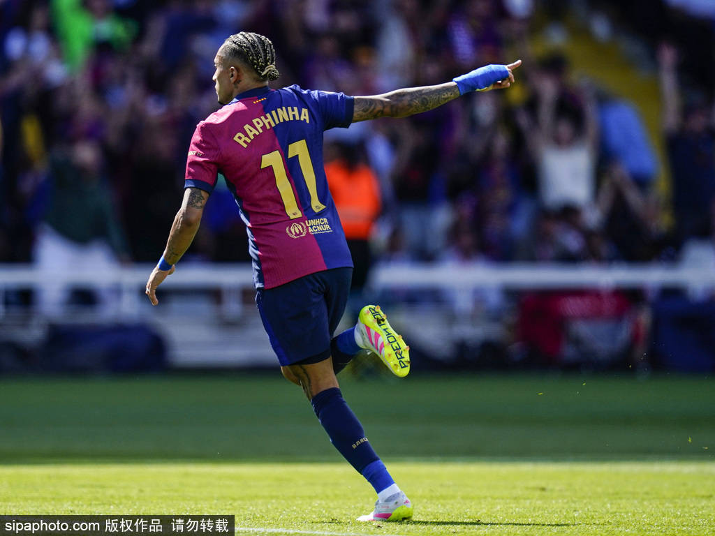 赛季四杀!西甲-姆巴佩戴帽拉菲2球 巴萨4-3皇马7分领跑