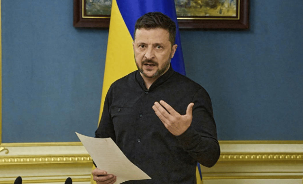 美俄结束通话不到24小时，泽连斯基就动作频频要开国际会议，还高调允许俄罗斯参与