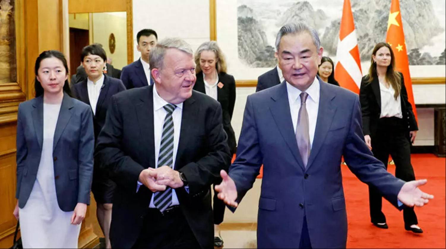 太自以为是！丹麦外长访华求合作，要求台海维持现状，中方回应透露特殊信号！