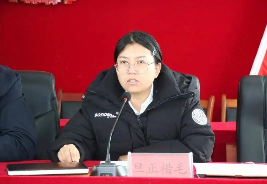 设宴送礼为乡长等2人“饯行”,乡党委书记安排向47人摊派7000余元