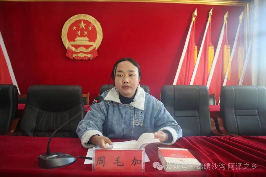 设宴送礼为乡长等2人“饯行”,乡党委书记安排向47人摊派7000余元