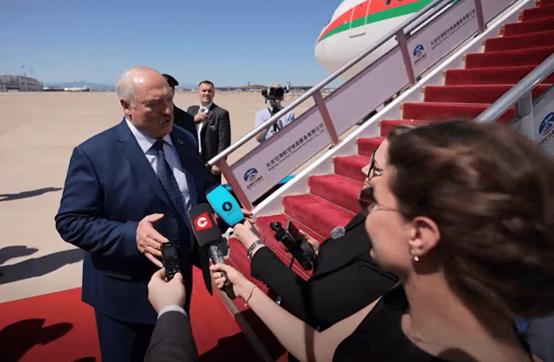 卢卡申科结束访华：此次访问取得圆满成功