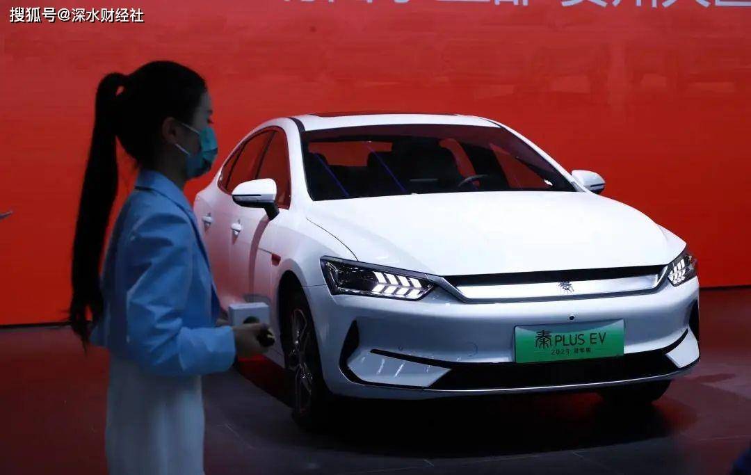 5万买一辆比亚迪,为什么造车干不过卖奶茶?