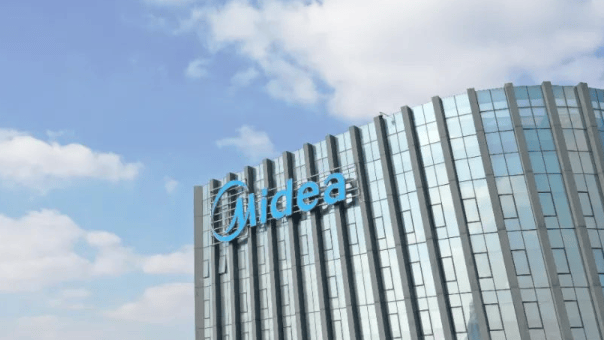 “过客”方洪波变了：豪赚100亿、打工人变成美的最大个人股东；降本增效、20年老员工也被裁