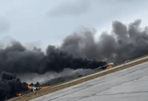 乌克兰杀疯了！果然有内鬼？俄罗斯一夜之间损失40多架战略飞机