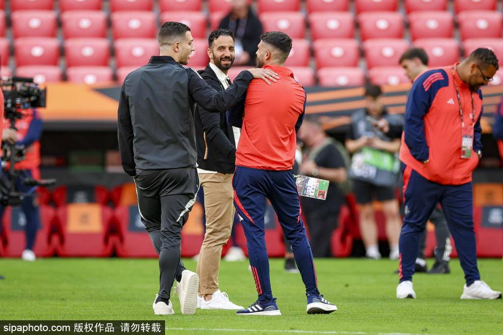 曼联8笔签约揭示青训革命：阿莫林的未来蓝图