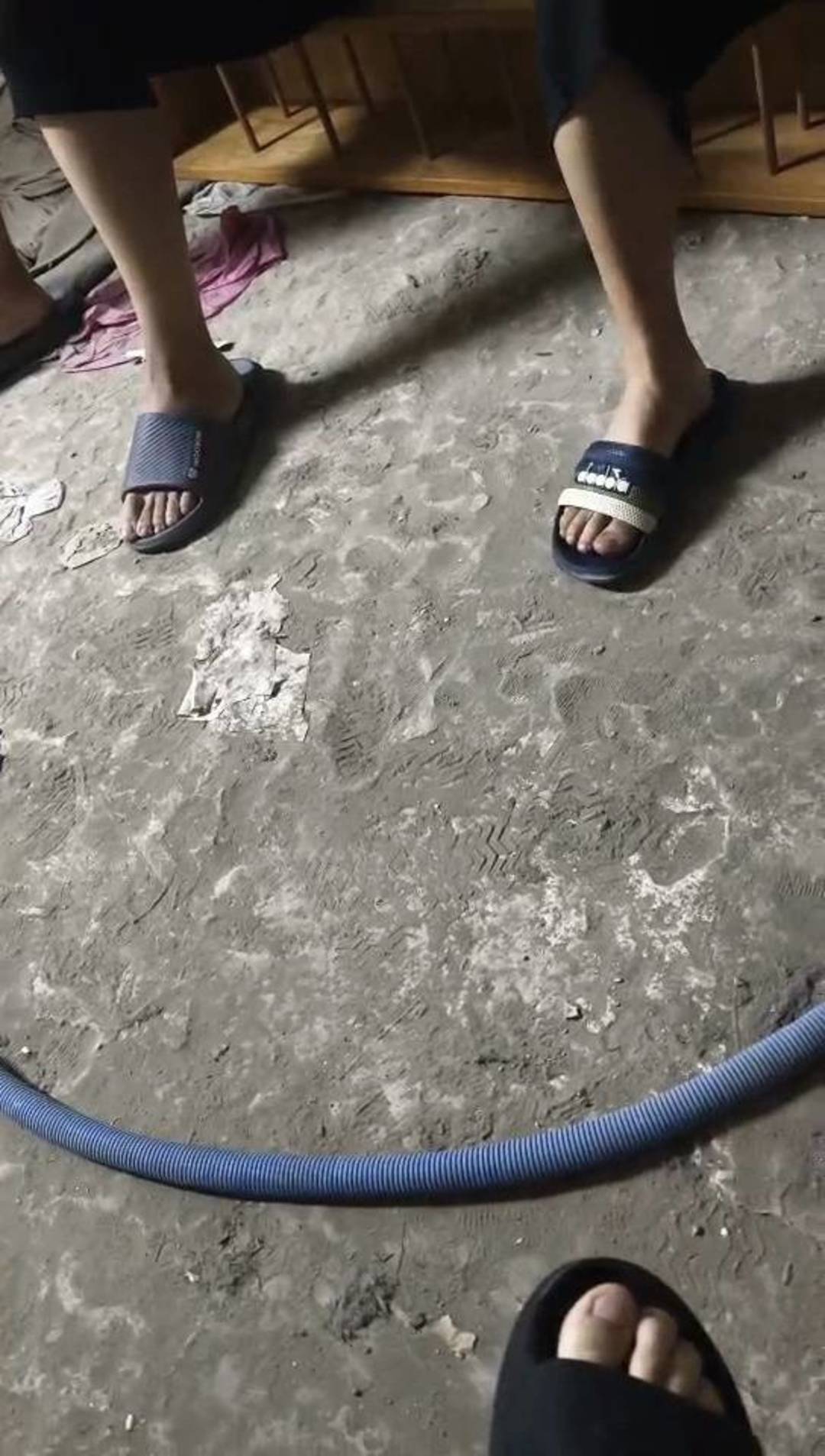 对话留守以色列的中国人:因薪资丰厚未撤离,每天向家人报平安