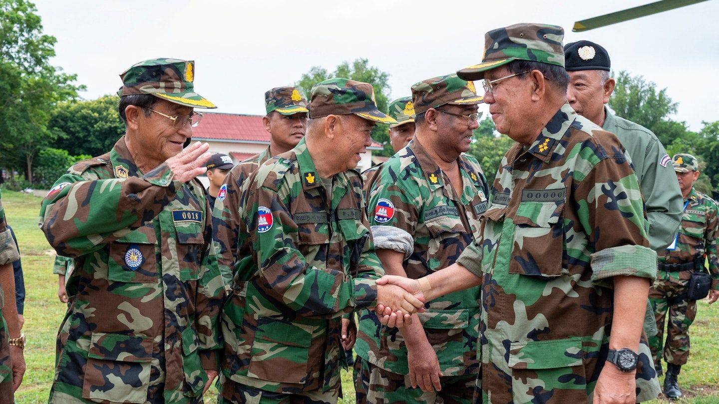 洪森为何主动挑衅泰国？是给儿子挖坑，还是防止柬埔寨倒向美国？