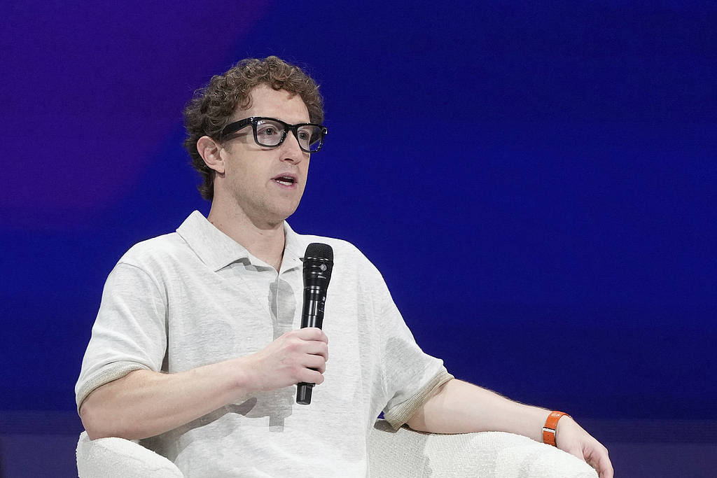 白宫六代战机机密会议上扎克伯格突然闯入?美媒痛批白宫西翼已成“社交场”