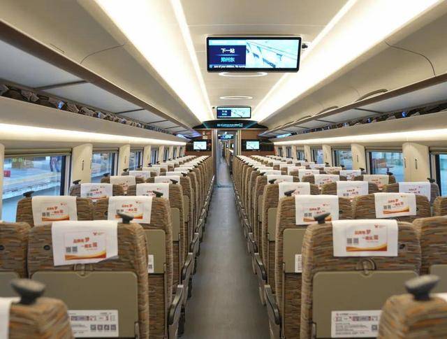 高铁F座为什么最受欢迎？这份选座攻略请收好→