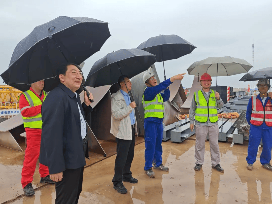 天津市国资委党委委员、副主任韩云翔,渤化集团党委副书记、总经理田云生到渤化工程庆阳同欣顺酐项目考察慰问